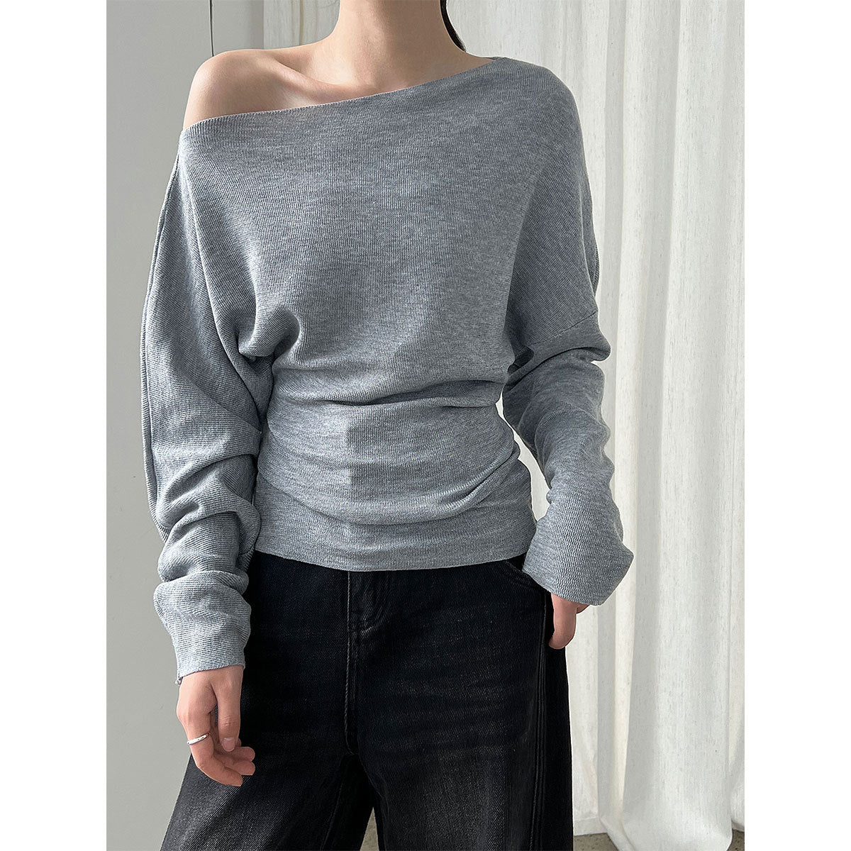 Deer West Design Sense Fitted Waist Slimming Asymmetrical Shoulder Knit Top Women's Autumn New Long Sleeve Off-Shoulder Shirt Innerwear