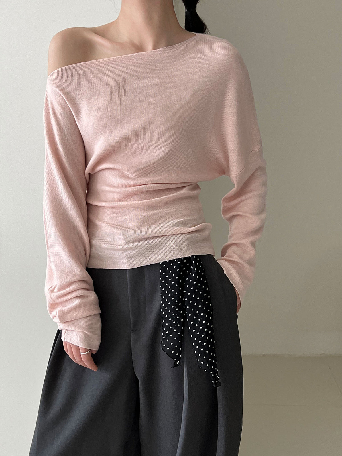 Deer West Design Sense Fitted Waist Slimming Asymmetrical Shoulder Knit Top Women's Autumn New Long Sleeve Off-Shoulder Shirt Innerwear