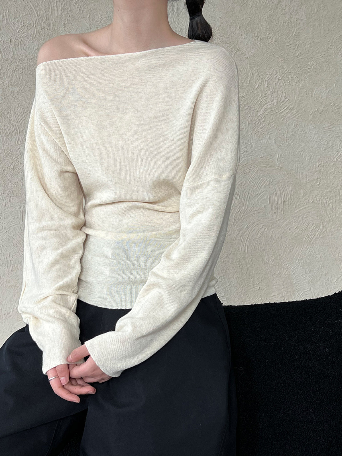 Deer West Design Sense Fitted Waist Slimming Asymmetrical Shoulder Knit Top Women's Autumn New Long Sleeve Off-Shoulder Shirt Innerwear