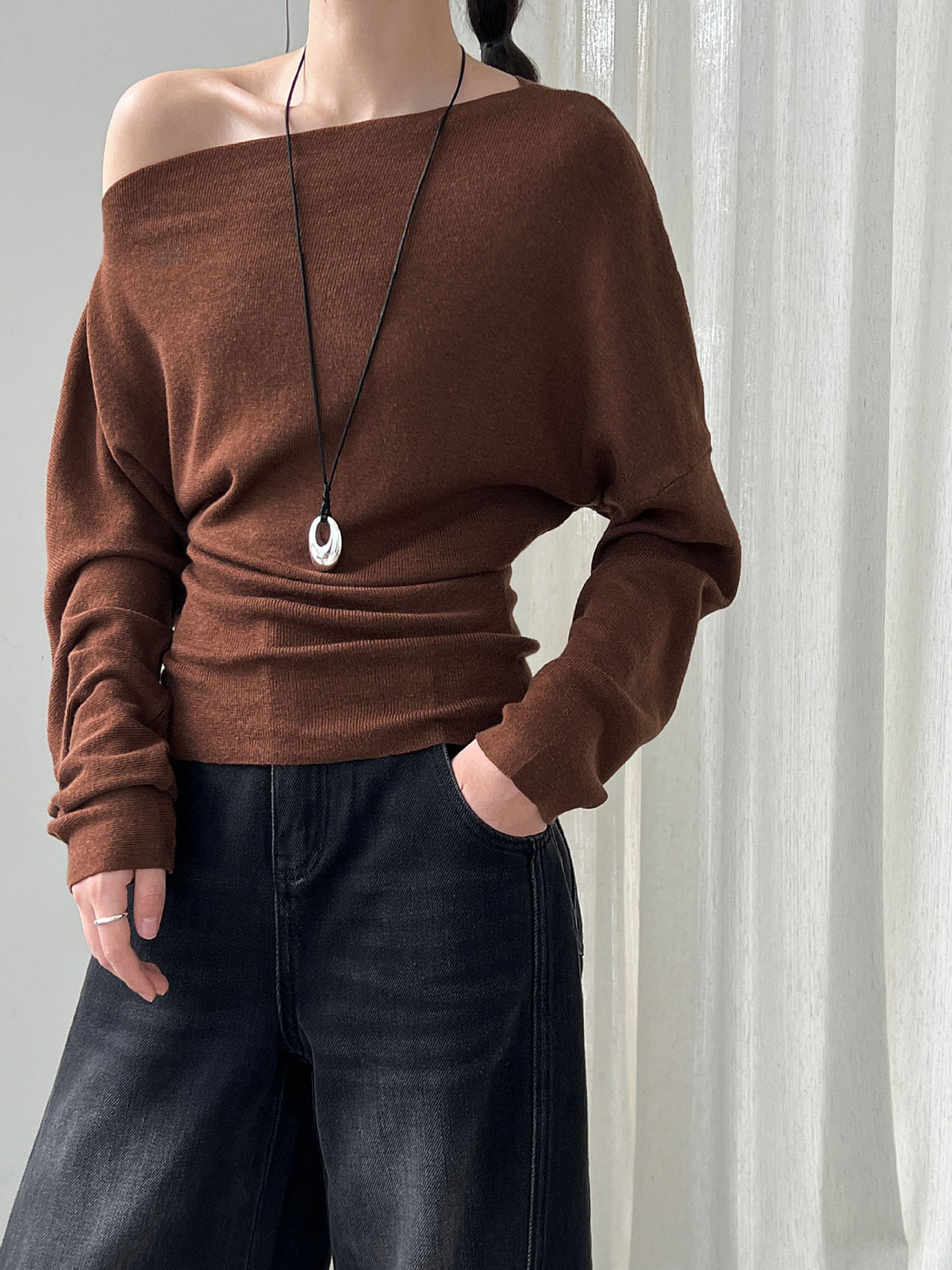 Deer West Design Sense Fitted Waist Slimming Asymmetrical Shoulder Knit Top Women's Autumn New Long Sleeve Off-Shoulder Shirt Innerwear