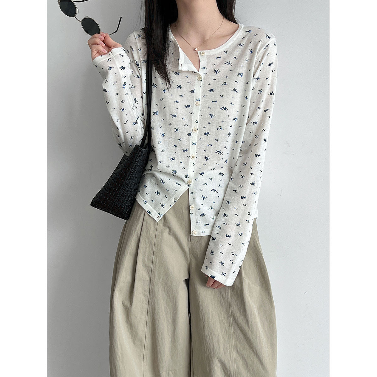 Retro Wool Floral Knit Cardigan for Women  Slim Fit Sweater Outerwear